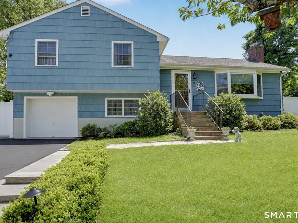 9 Junebar Lane, Norwalk, CT 06851