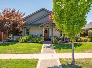 2793 SW Elmer Nelson Ln, Grants Pass, OR 97527