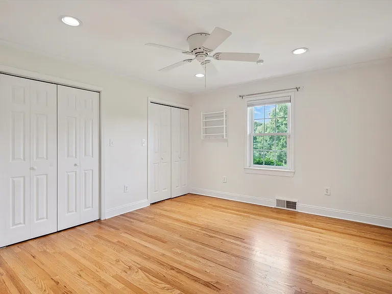 432 Webb Rd — Photo 15