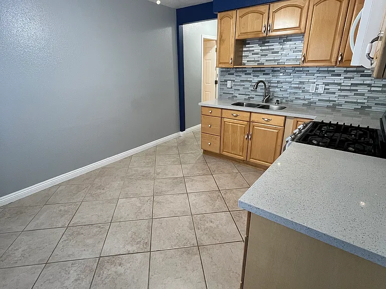 1777 Mitchell Ave #11 — Photo 8