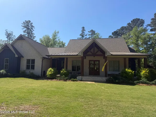 678 Stull Rd, Brandon, MS 39047