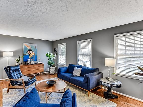 4th image of 4351 Tucker North Ct