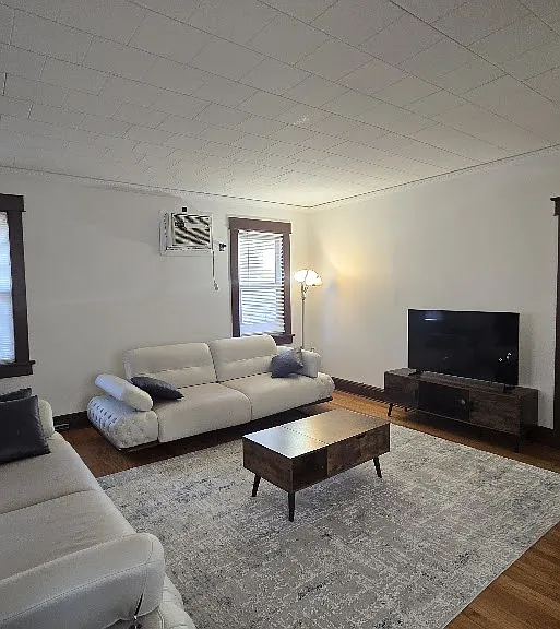 35 Lewis Pl #1 — Photo 4