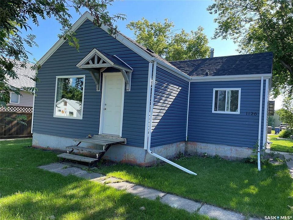 1st image of 1126 1st St W
