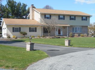 5318 Crestwood Pl, Schnecksville, PA