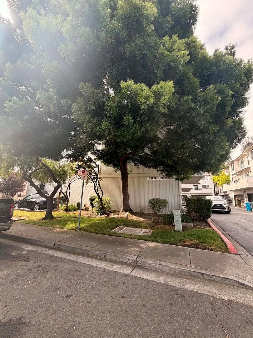 Beautifully Upgraded Vallejo Condo With Two-Car Garage! — Photo 3