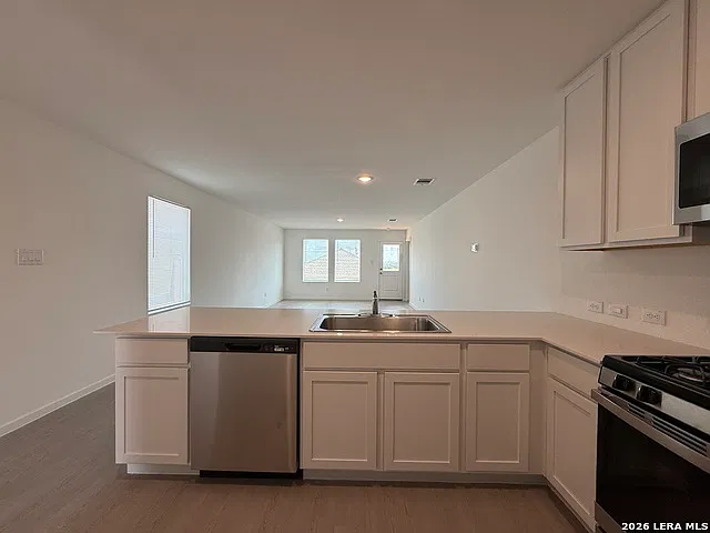 3 bed, 2.0 bath, 1402 sqft, $1,750 — Photo 4