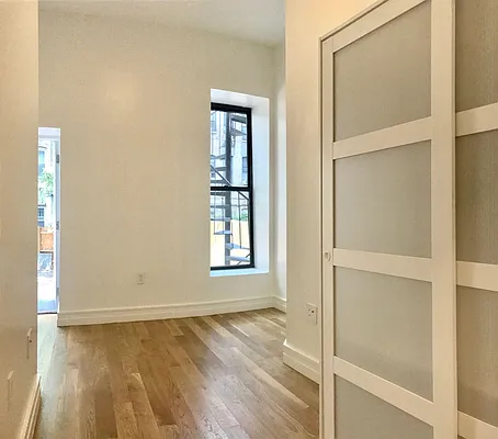 Rented by Zjama Realty Corp | media 29