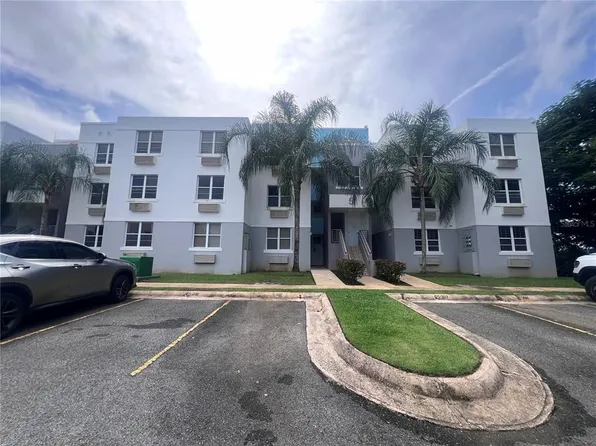 208 Cond Quinta Oval #5, Toa Baja, PR 00949