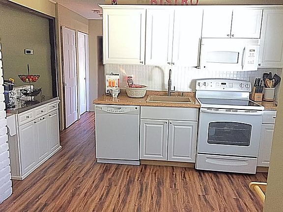 3rd image of 171 Duckpond Dr N