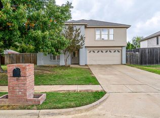 2813 Custer Dr, Corinth, TX 76210