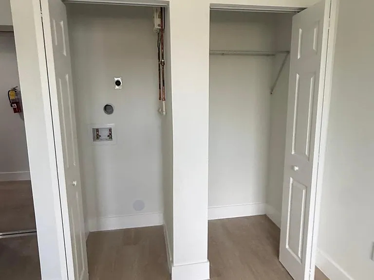 330 SW 5th Ave #2 — Photo 3