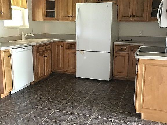 5th image of 74 Kathy Ln