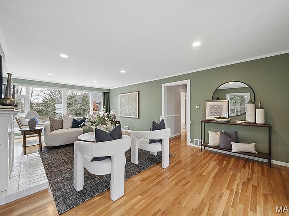 3rd image of 1612 Dougherty Ferry Rd