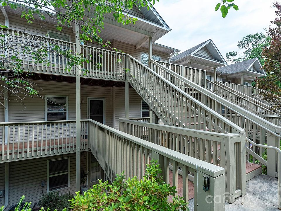 1st image of 509 Carrington Pl