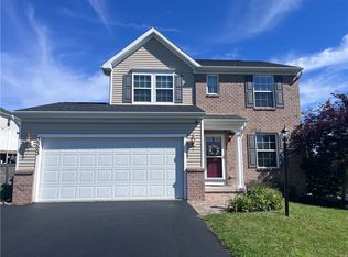 3323 Dandelion Trl, Canandaigua, NY 14424