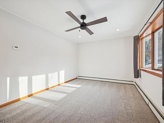 5th image of 625 E Vail Rd