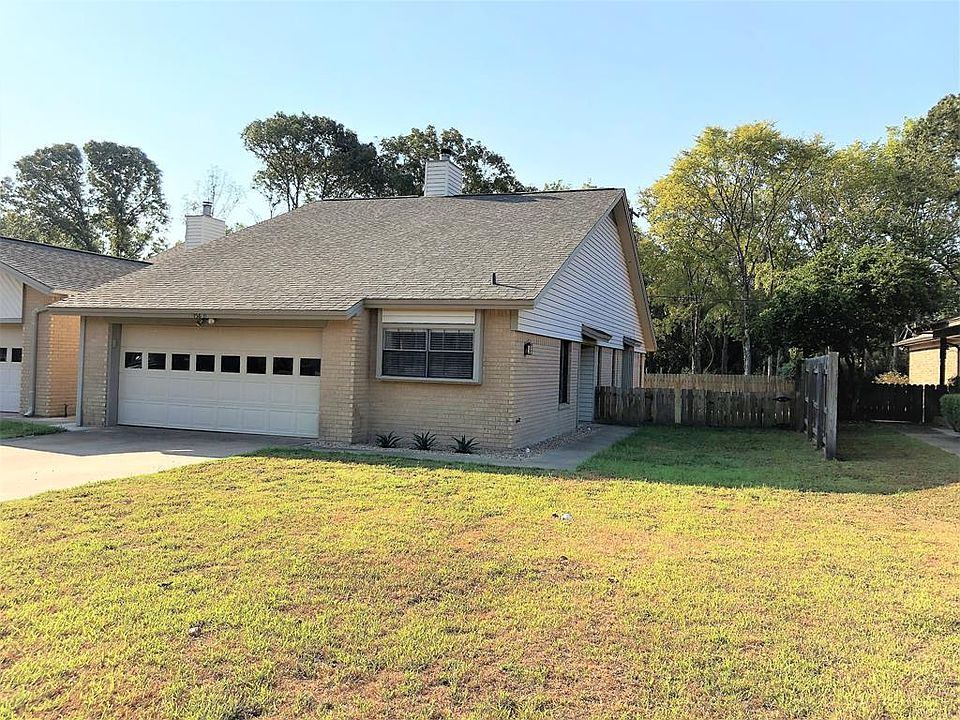 1st image of 1158B Oval Dr