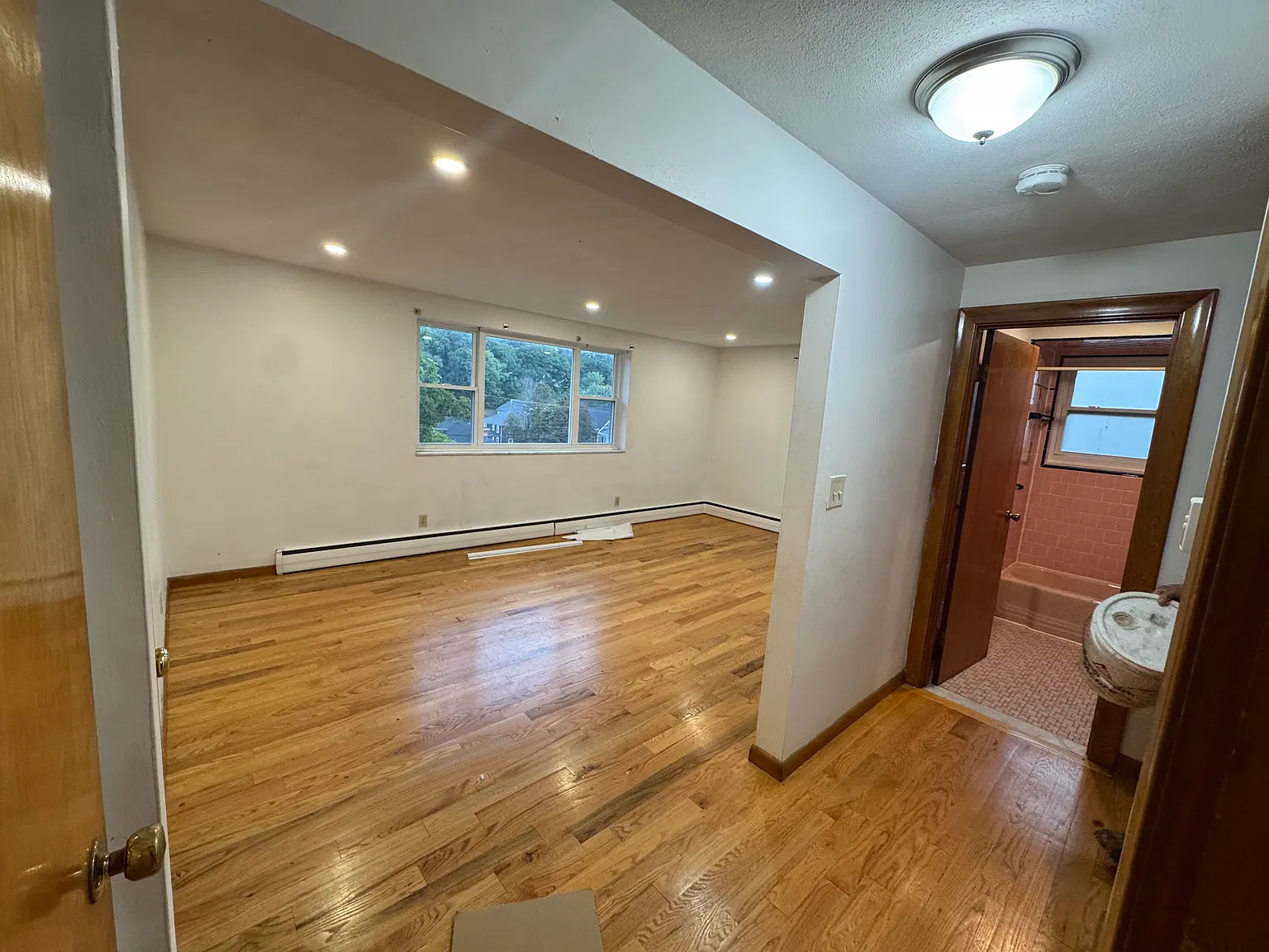 1 bed, 750 sqft, $2,450 — Photo 3