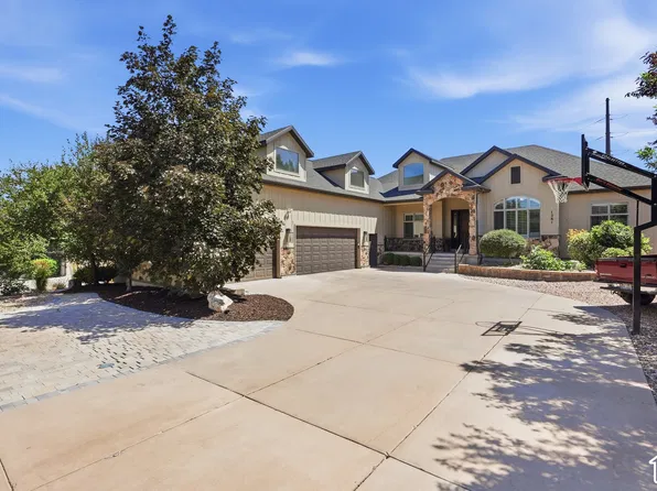 1261 W Alta Creek Cir, South Jordan, UT 84095