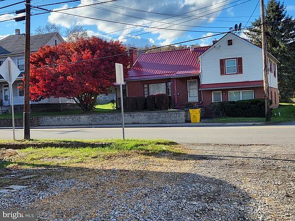 2nd image of 202 S Main St