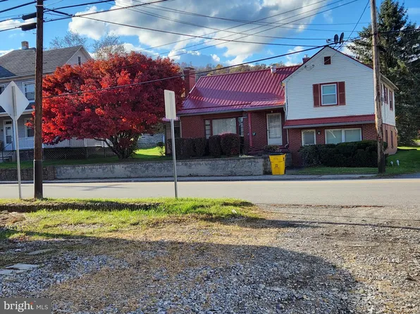 202 S Main St, Davidsville, PA 15928
