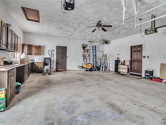 3rd image of 8040 Crestview Dr