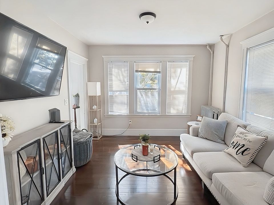 1st image of 26 Roslyn St #1
