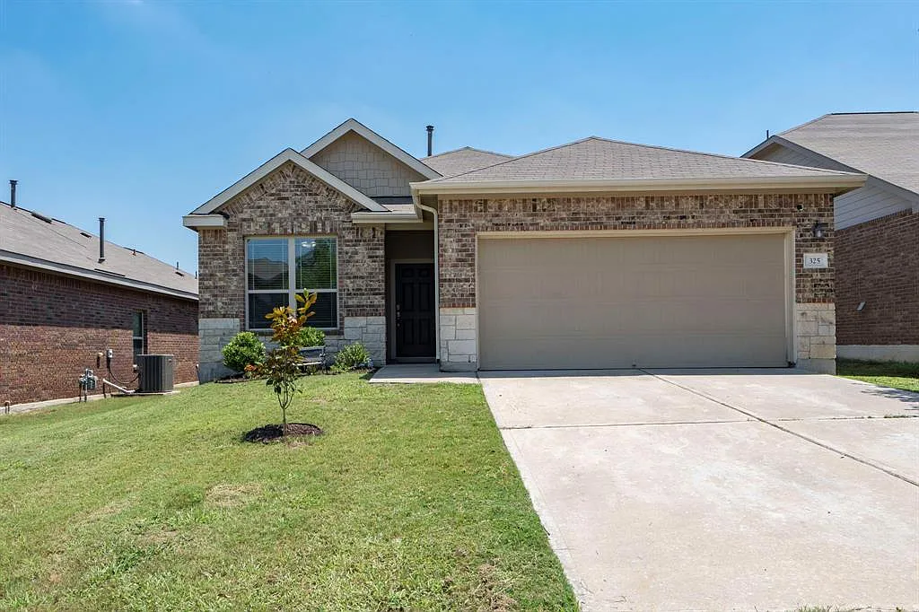 3 bed, 1544 sqft, $2,100 — Photo 3