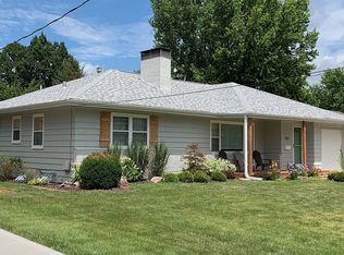 3821 Crestwood Rd, Des Moines, IA 50310