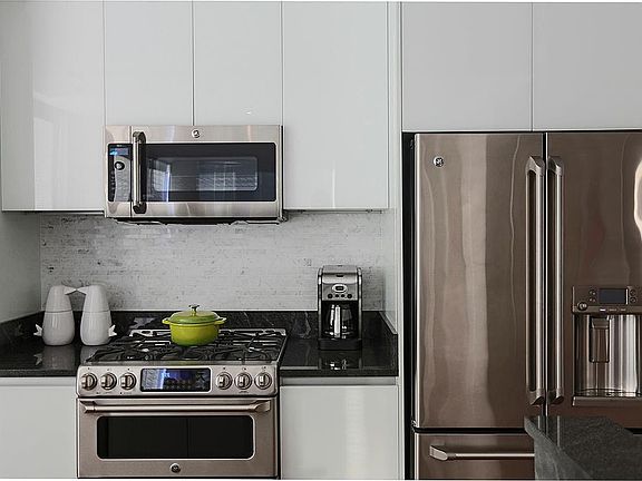 3rd image of 333 E 56th St APT 4M