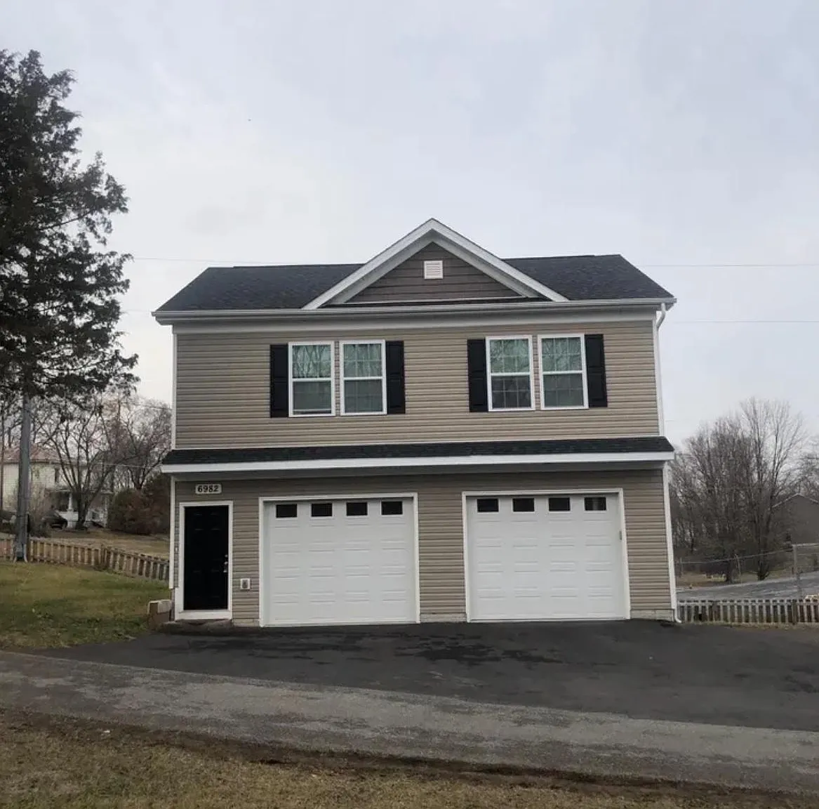 3 bed, 1.5 bath, 1600 sqft, $1,850 — Photo 1