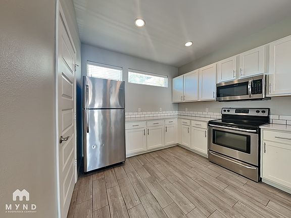 5th image of 128 E Sycamore St #128