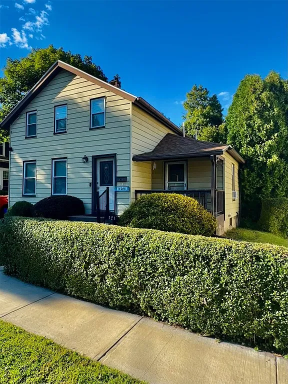 121 W Edwards St photo 1