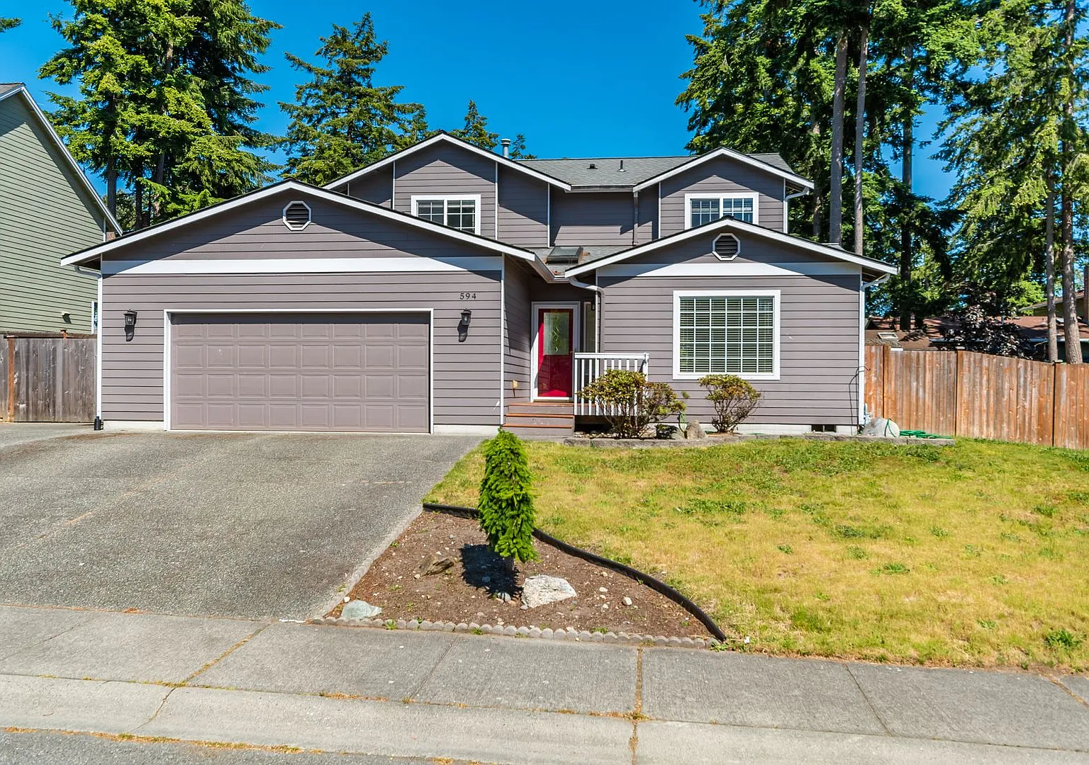 4 bedroom 2.5 bath Home — Photo 1