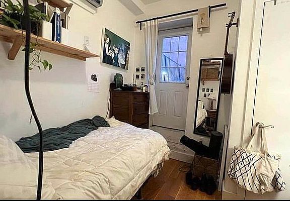 5th image of 457 Franklin Ave #2