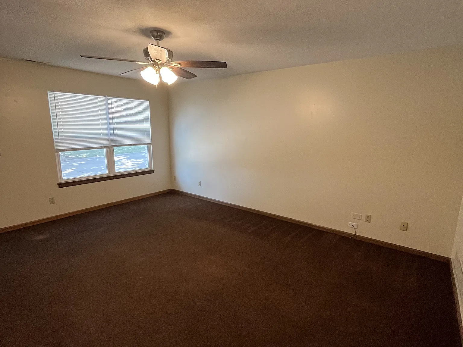 404 Grover St - A — Photo 3