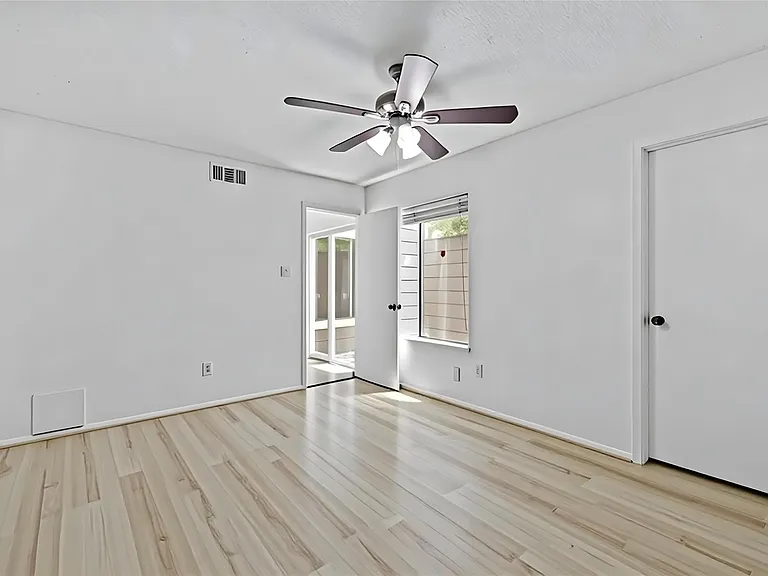 13002 Greenway Chase Ct — Photo 15