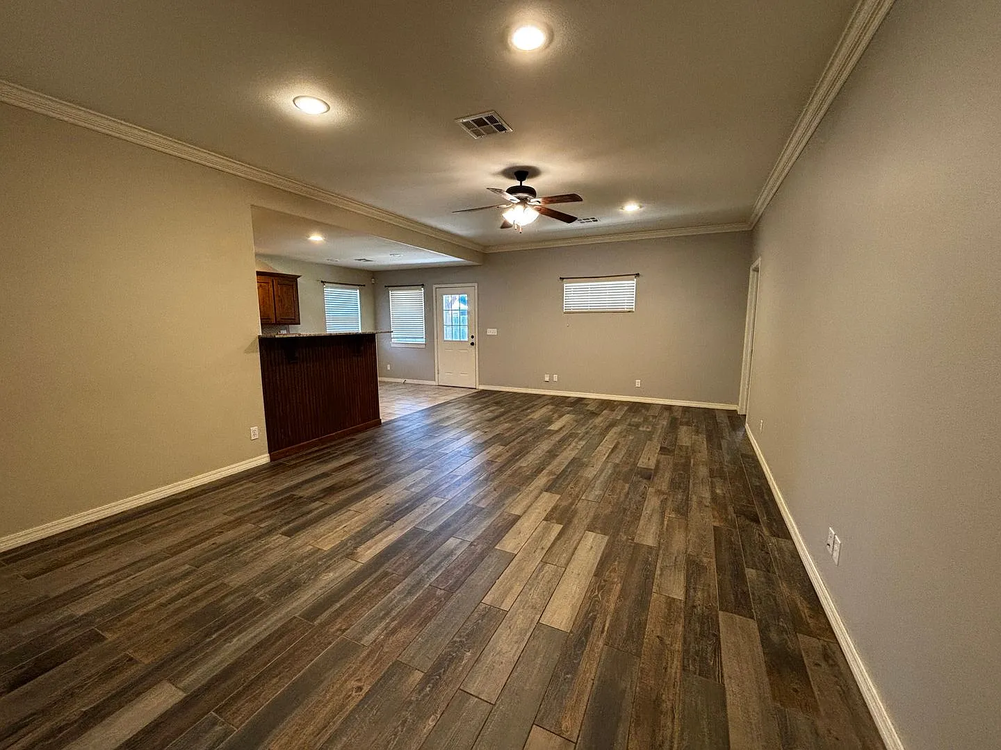 Wonderful well maintained home with granite counters, wood look tile in living area, stainless ap... — Photo 4