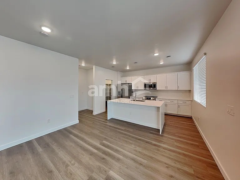 4540 S 98th Ln — Photo 5