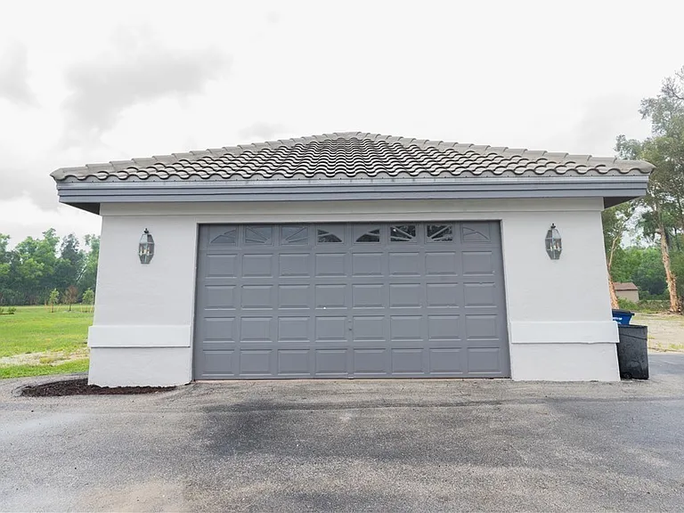 15200 Sweetwater Ct — Photo 35