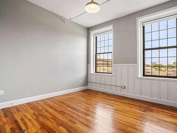 5th image of 6 Spice St #6L