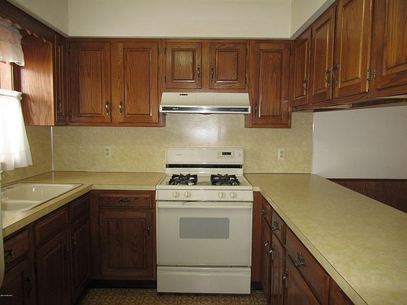 2nd image of 5899 Leisure South Dr SE