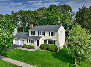 211 Papermill Ln, Fairfield, CT 06824