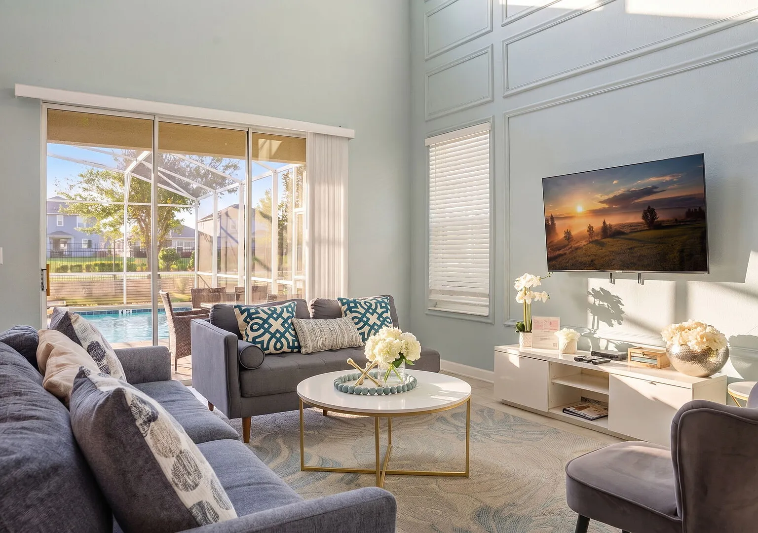 5BR Family Home, Pool, Theme Beds, Space, Location — Photo 1
