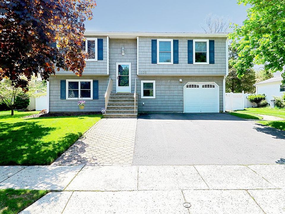 1st image of 106 Wicklow Ct