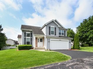 2290 Applewood Ln, Woodstock, IL 60098