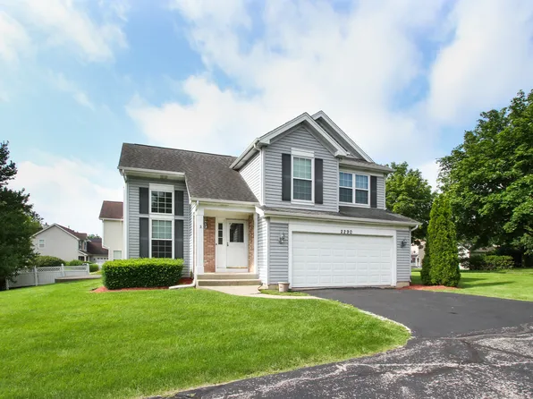 2290 Applewood Ln, Woodstock, IL 60098