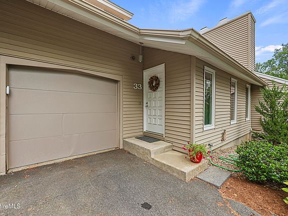 2nd image of 15 Wexford Ct #33