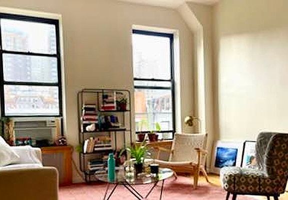 4th image of 54 W 70th St APT 4B